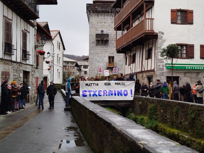 Herriko presoez gogoratu eta larunbatean Bilbora joateko deia luzatu dute Lesakan