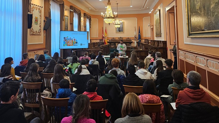 Irungo zazpi eskoletako 60 eko-ordezkarik Agenda 2030 programari ekin diote udaletxean