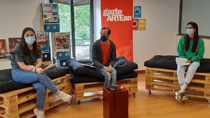 Gazteen abentura gosea asetzeko neurrira egindako udako programa Irunen