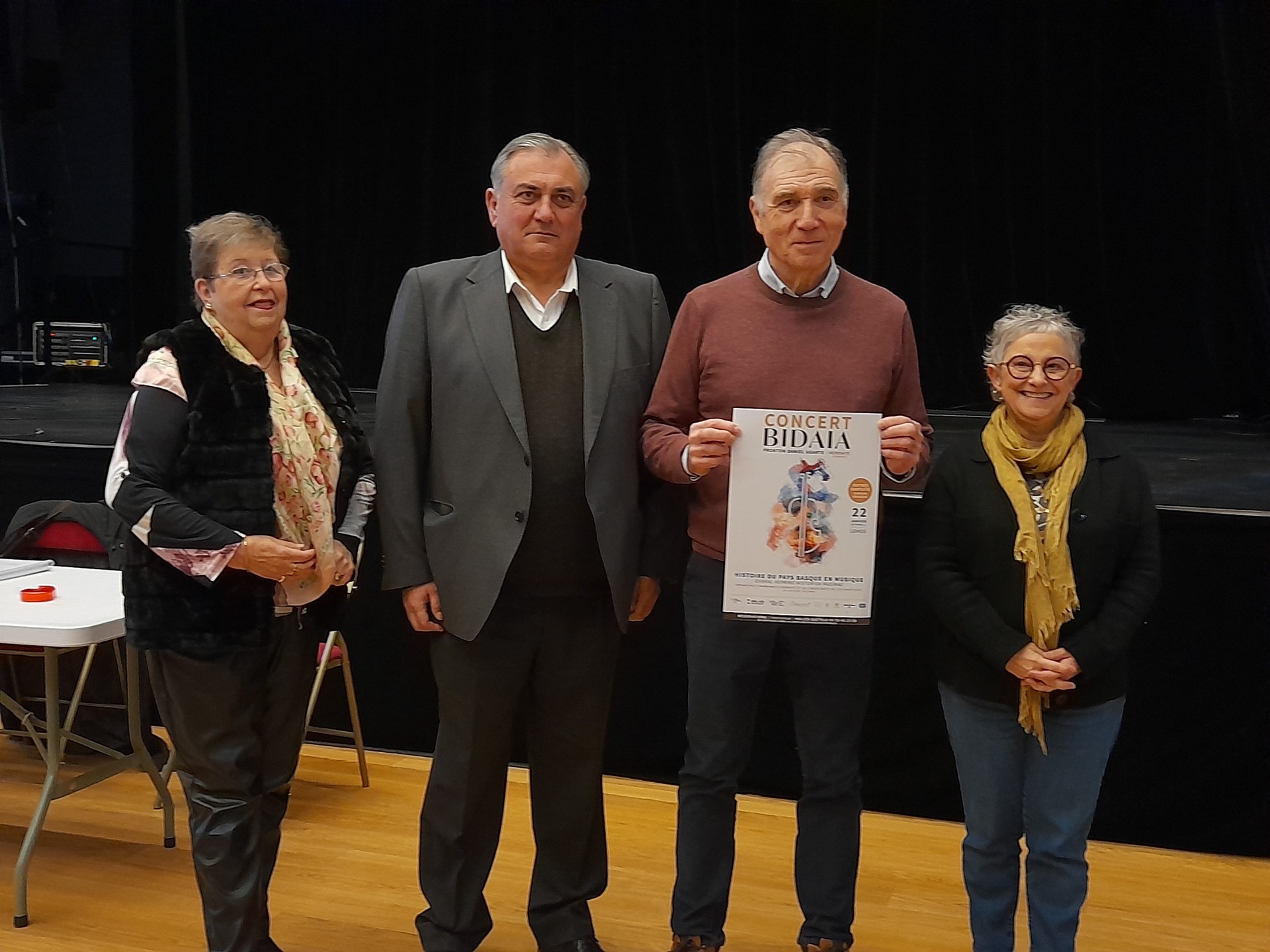 Euskal Herriko historian musikaren bidez bidaiatzeko ikusgarria aurkeztuko dute Hendaian