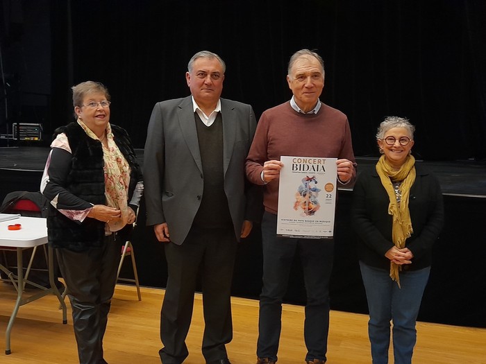 Euskal Herriko historian musikaren bidez bidaiatzeko ikusgarria aurkeztuko dute Hendaian