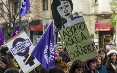 Abortatzeko eskubidea babesteko deia egin du Bagerak, nahigabeko «haurdunaldia behartzea indarkeria» delako