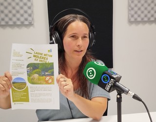 Laetitia Navarron: «Hendaiar askok uda kanpalekuetan pasatzen dute edo autoan lo egiten, ohartu eta onartu beharko dugu ezin dela horrela segitu»