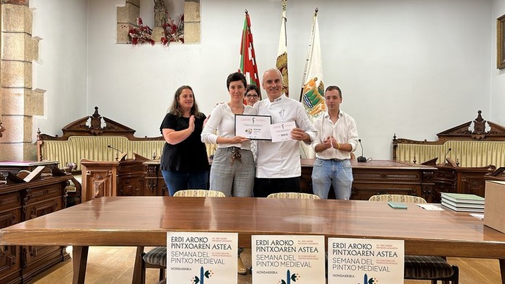 Erdi Aroko pintxorik onena egiteko erronka bota die udalak Hondarribiko sukaldariei