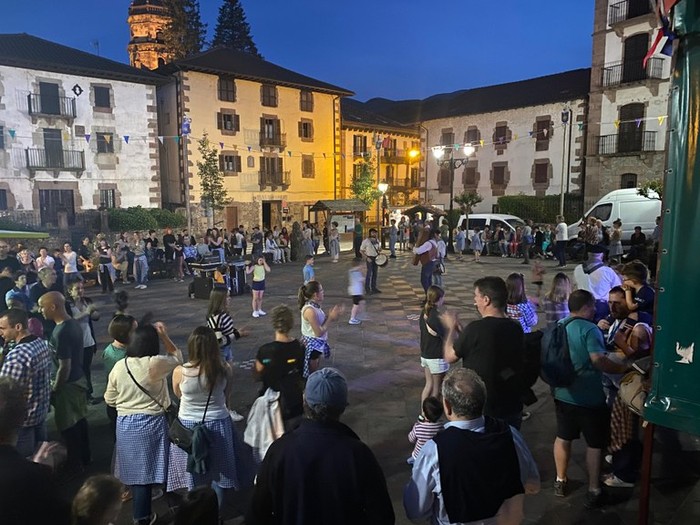 Baztango Plazara Dantzara! kolektiboa omenduko du Jaizkibel konpainiak aurtengo Hondarribia Berdintasun Hiria Sariarekin