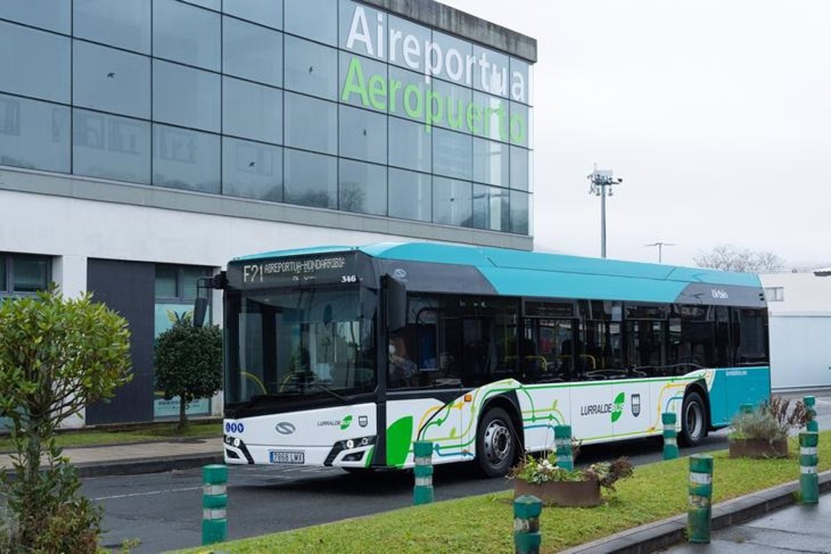 Udako E30 zerbitzua amaituta, Hondarribia-Donostia E21 autobusa aireportuan gelditzen hasi da berriz