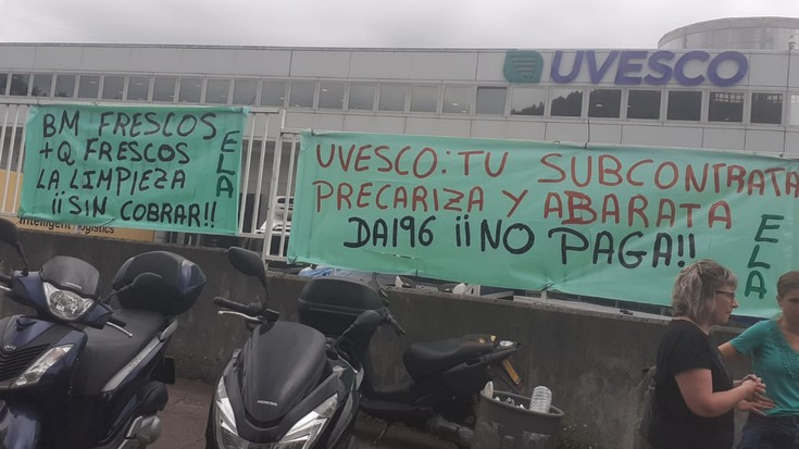 UVESCO taldeko garbitzaileei azken ordainsariak zor dizkiete