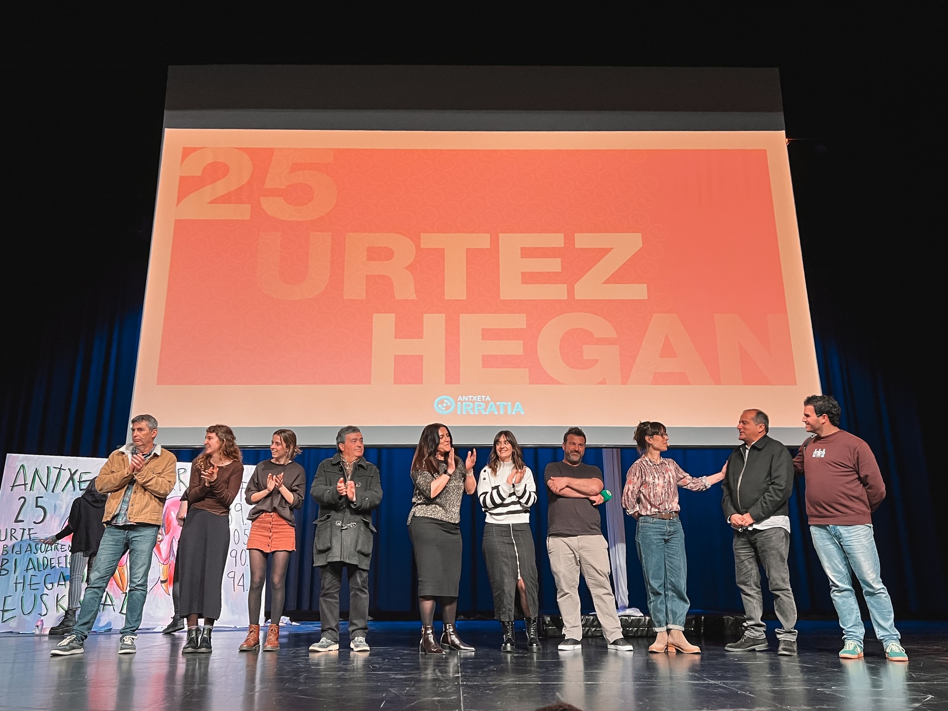 Antxeta Irratiak “25 urte hegan” ospatu ditu, Ficoban egindako ekitaldi jendetsuan