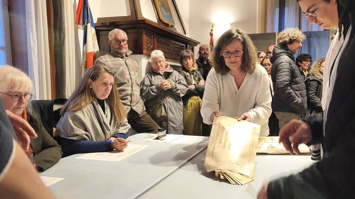 Biriatuko udal hauteskundeak baliogabetu eta irailean errepikatzea agindu du epaileak