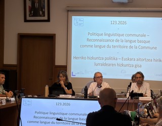 Euskara herriko hizkuntza gisa aitortu du Hendaiak