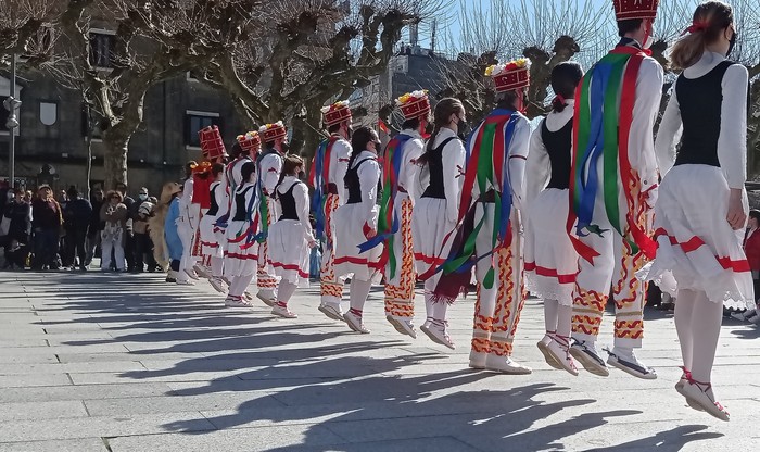 50 urteotako familia zabalarekin ospatu nahi du Kemen dantza taldeak Euskal Herri Inauteria