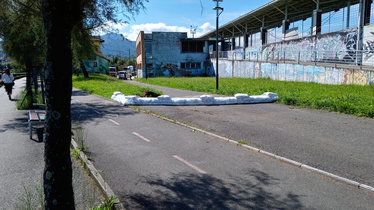 20 urtetan izandako marea bizirik handienari aurre egiteko prest daude Irunen
