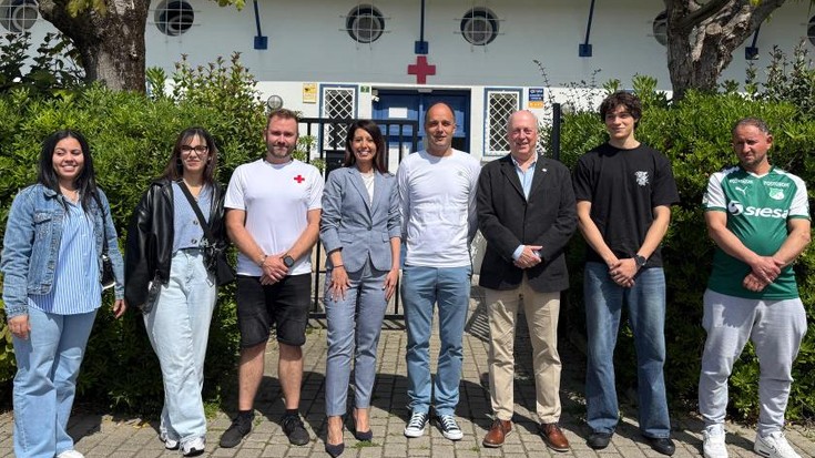 Foru Aldundiak garraio publikoa behartuenei ere bermatzeko ekimen arrakastatsua abian jarri du Gurutze Gorriarekin elkarlanean