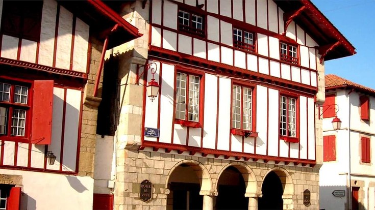 Urruña biziaraziko duen kultur egitasmoa osatzeko, herritarren iritziak bilduko ditu herriko etxeak
