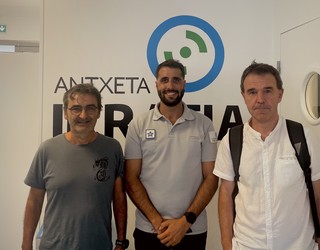 Metaka auzolanaz: iratze-metak berrosatzeko eta izan garena balioan jartzeko aukera bat