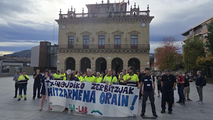 Txingudiko Zerbitzuetako langileek grebara deitu dute azaroaren 10ean lan baldintzak hobetzeko