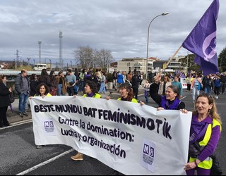 Mundu berdinzaleago bat eraikitzeko prest dira Bidasoaldean