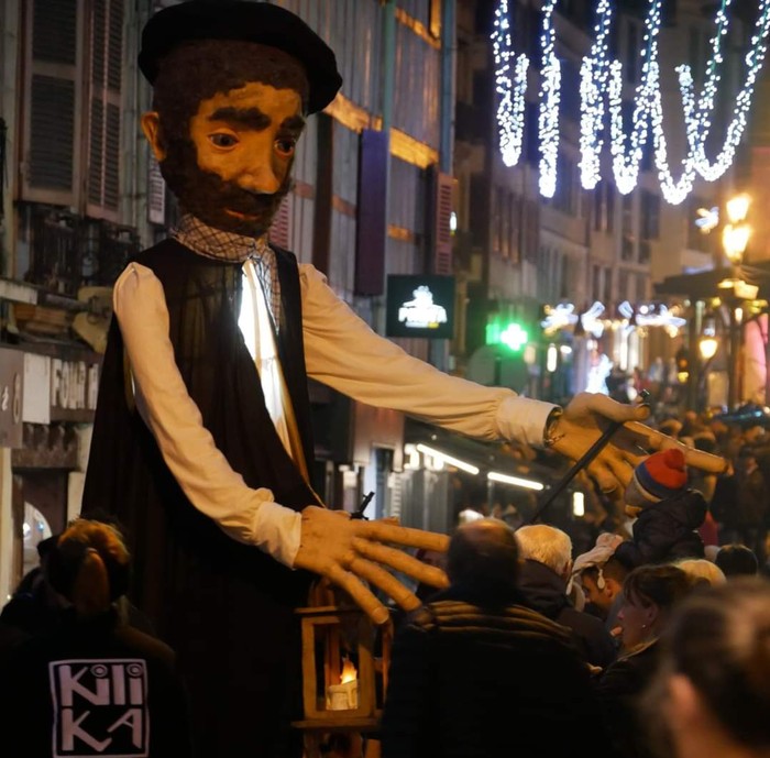 Olentzero Gaua berezia antolatu dute Biriatun, euskal usadio eta kultura indartu nahian