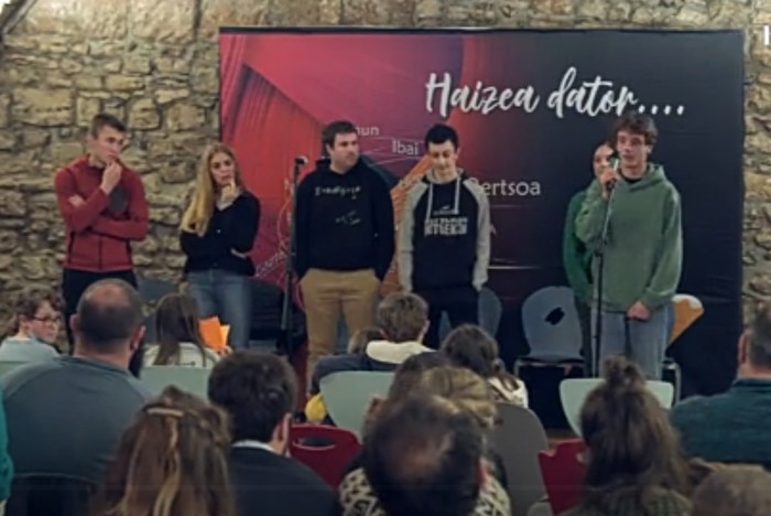 HAIZEA DATOR... Hendaiako Enbata gaztetxera