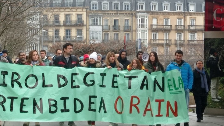 Irungo kiroldegietako grebaren jarraipena handitu egin da bigarren egunean 