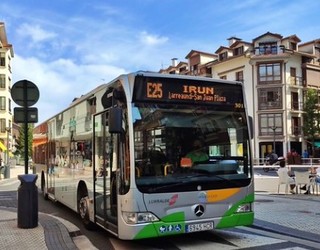 Ekialdebuseko antolaketa berriak askori autoa hartzera behartuko diela salatu dute Bidasoan