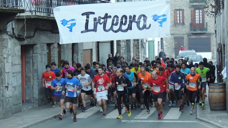 Aulki hutsak betetzeko aldarriak Lesakan