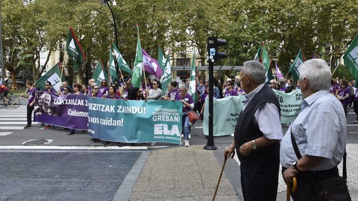 Gipuzkoako eta Bidasoa eskualdeko adineko erresidentzia edo zahar-etxeetako langileek 115. greba eguna dute