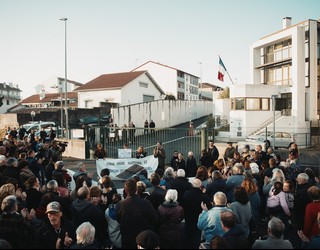 Hendaiako komisaldegira deitu dituzte zazpi lagun, migranteak laguntzea leporaturik