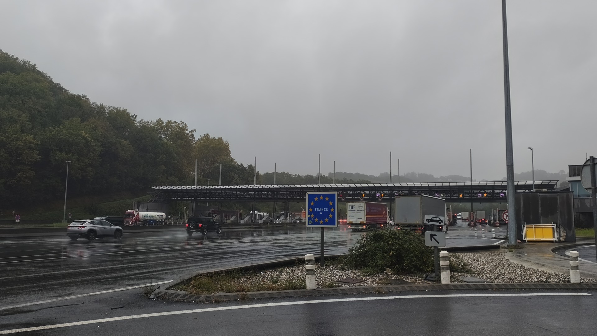 Hobekuntza lanak egiteko hainbat bide itxiko dituzte A63 autobidearen Biriatuko ordainlekuan