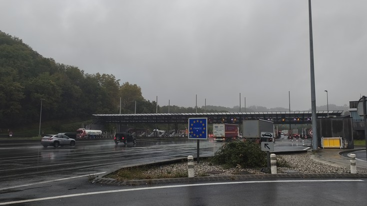 Hobekuntza lanak egiteko hainbat bide itxiko dituzte A63 autobidearen Biriatuko ordainlekuan