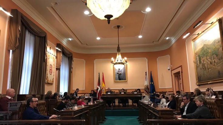 Via Irun proiektuari esku-balazta ezarri dio oposizioak Udal Goberun sozialistari
