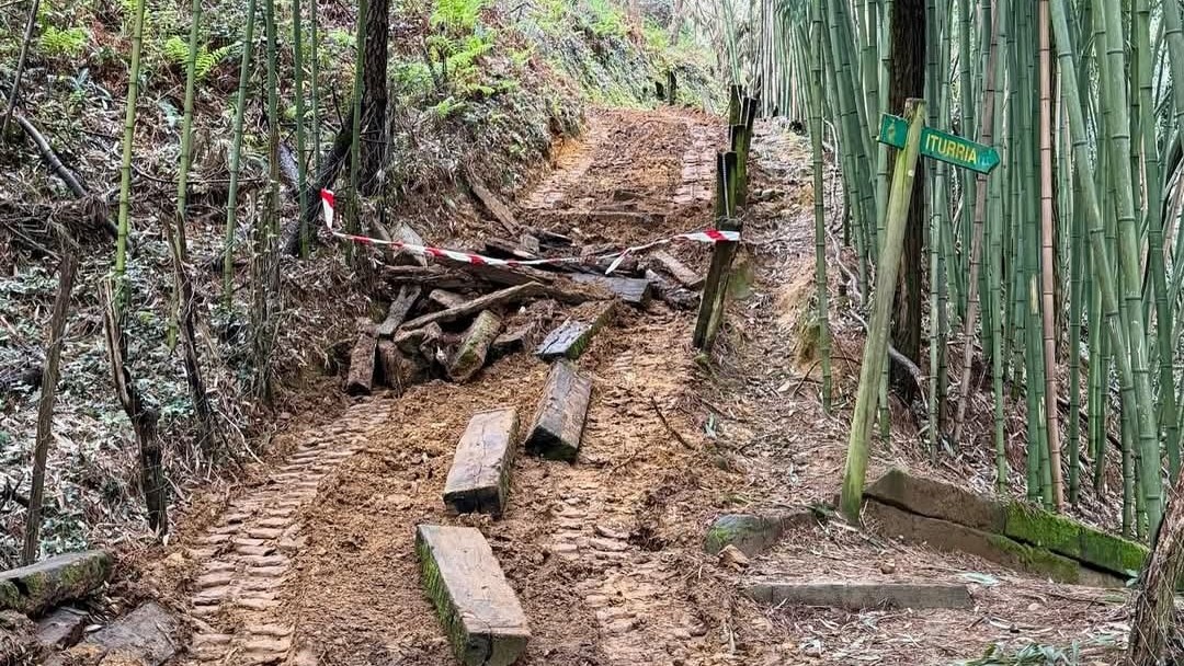 Guadalupera doan Kalbarioko oinezkoen pasabidea egonkortzeko lanak hasi dituzte