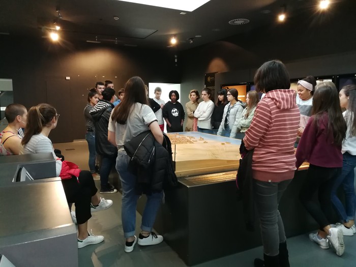 Lau eguneko aparteko programa antolatu du Oiasso Museoak euskarari lotzeko