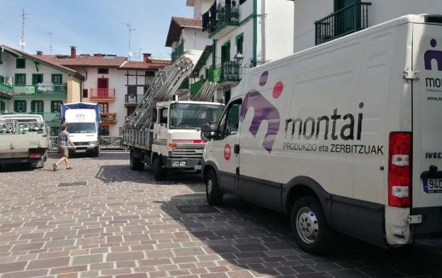 Fiskaltzak Montai enpresa taldearekin Udalak dekretuz luzatutako kontratuak irregularrak direla iritzi du, baina ez du delitu zantzu aski ikusi 