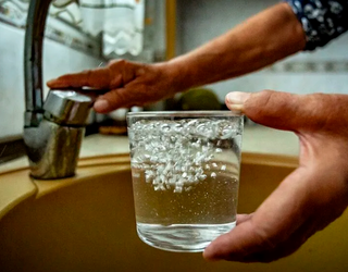 Edateko uraren kalitate kontrolak normaltasunez egiten direla segurtatu du Txinzerrek