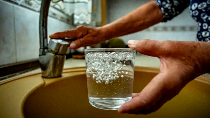 Edateko uraren kalitate kontrolak normaltasunez egiten direla segurtatu du Txinzerrek