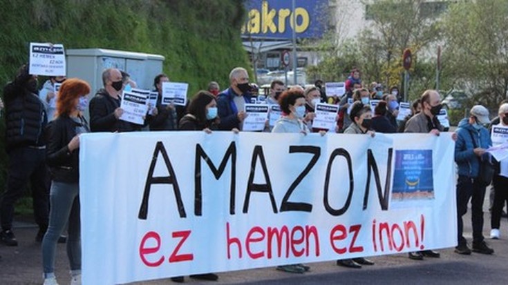 Hondarribiko herria ahobatez egin du Amazonek Lanbarrenen sortu nahi duen gune logistikoaren kontra
