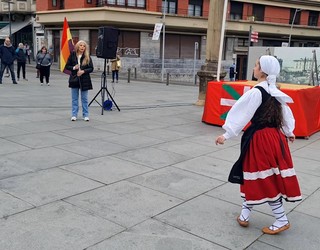 Errepublikaren baloreak berrezartzeko eskatu dute Irunen