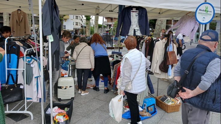 Irungo Merka2dasoa azokan postua jartzeko epea ireki du Txinzerrek