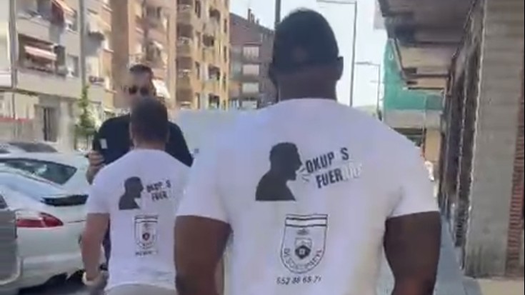Familia zaurgarri bat etxegabetu nahi zuten desokupazio enpresa bateko matoiak uxatzea lortu dute Irunen