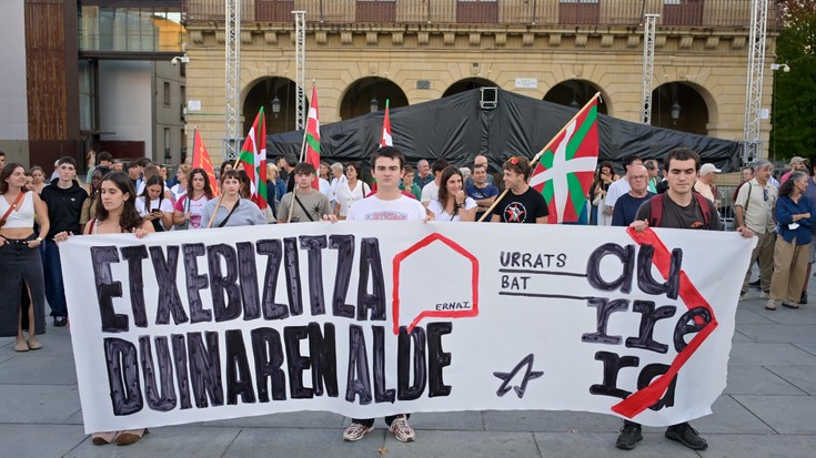 Etxebizitza duinaren aldeko eta ultraeskuinaren aurkako aldarria kalera atera da Irunen