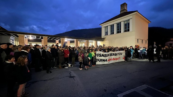 Ehunka bortziritar bildu ziren atzo osasun zerbitzu duinaren alde
