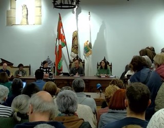 Alardearen auziak 30 urtez herrestan dakarren haustura politiko eta soziala irudikatu du Hondarribiko II. Udal Berdintasun Planaren onarpenak