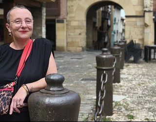 Monika Weber: «Hondarribia oso herri zaila izan da gay, lesbiana edo transexuala izateko, asko sufritu du jendeak eta errespetuan atzera ez egiteko hezkuntza funtsezkoa da»