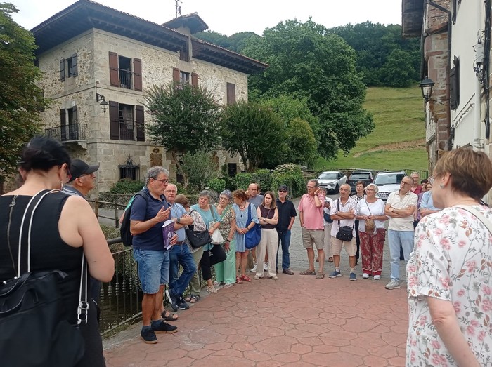 Gerra Zibilaren lehen egunak berpiztu zituzten Beran Fernando Mikelarena historialariarekin