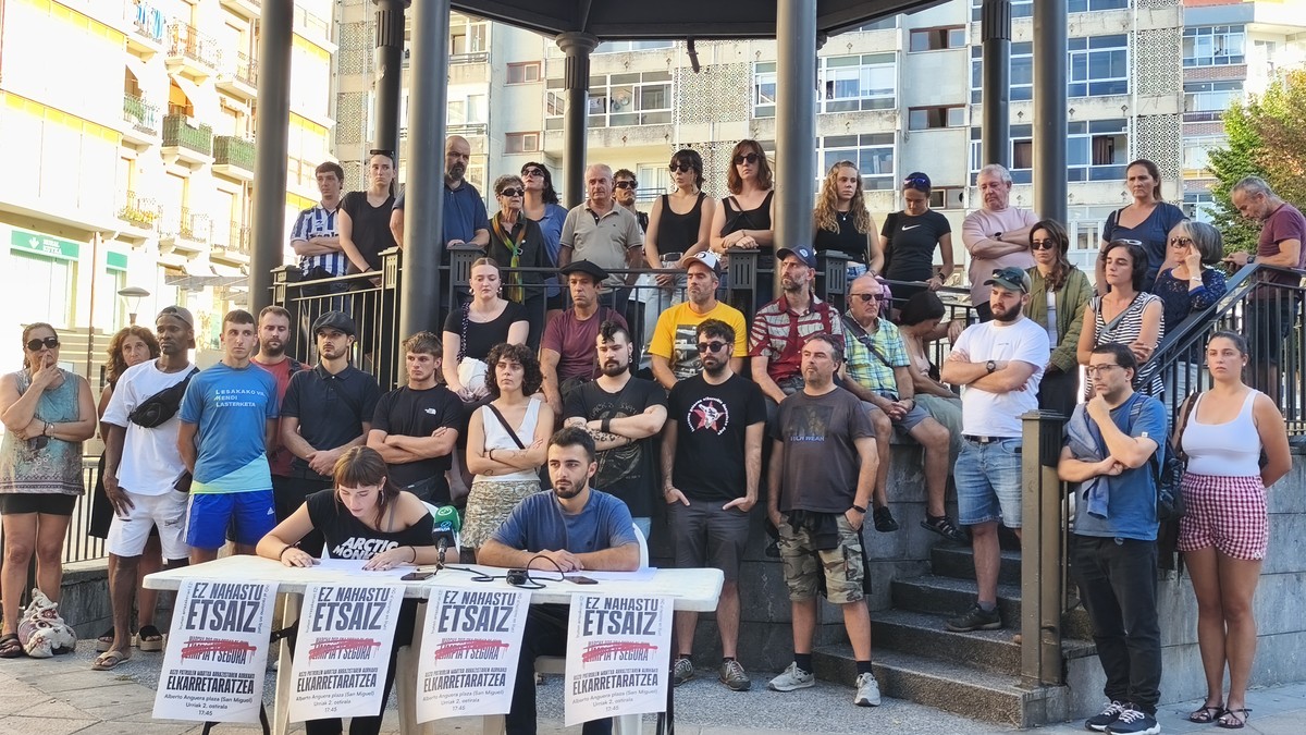 Auzo Patruilek Irunen deitu duten martxa arrazistari aurre egingo diote urriak 2an