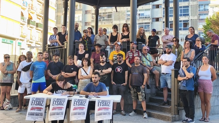 Auzo Patruilek Irunen deitu duten martxa arrazistari aurre egingo diote urriak 2an