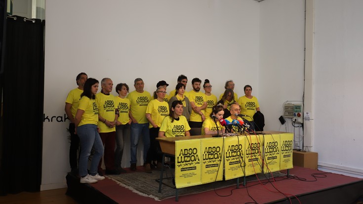 Euskal Herri osoko 196 pertsonaia publikok Aroztegiko auziperatuen absoluzioa eskatu dute