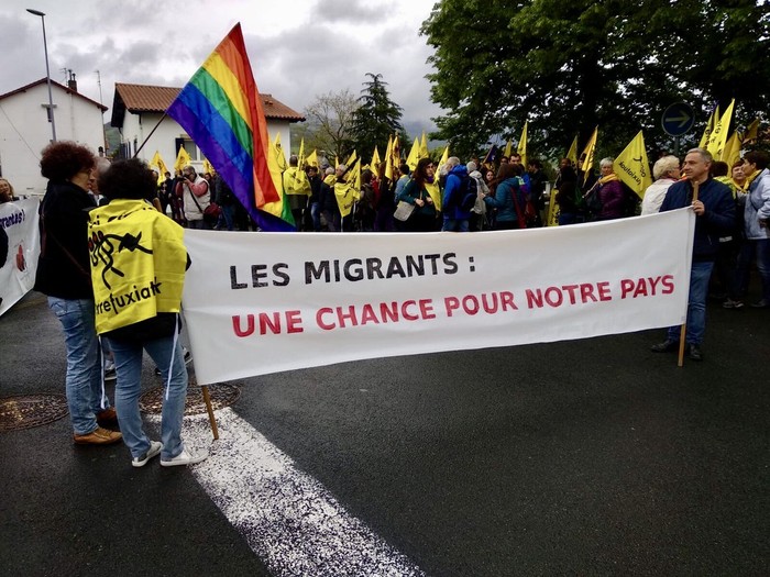 Irundik abiatu da "Mugak zabalduz" martxa
