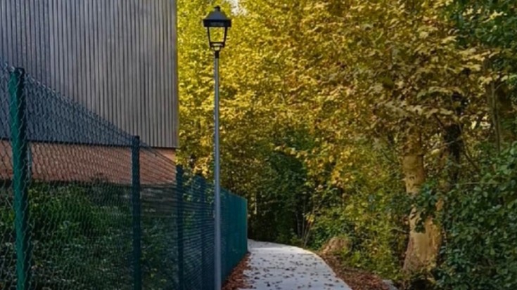 Eltzeta kalea eta Martxanpaita auzoa lotzen duen oinezko eta bizikleta bidea ireki dute Lesakan